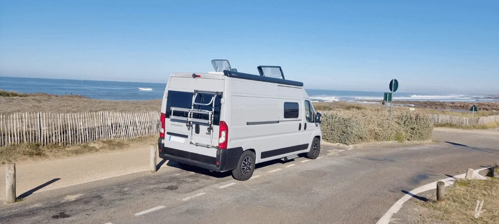 Douche solaire & portable de camping-car, van & fourgon aménagé